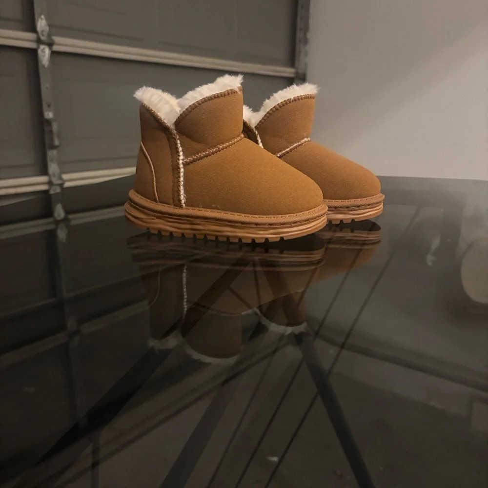 Toddler Shearling-Lined Boots - Picture 2 of 7